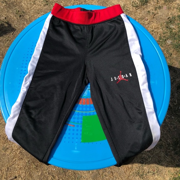 Boy’s Air Jordan Jumpman Set - Picture 12 of 14